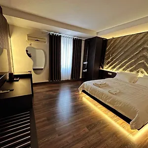 Tirana Central Rooms Tirana